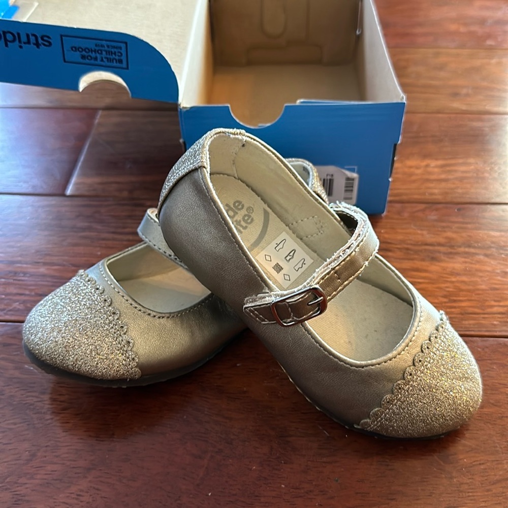 Stride Rite Toddler girl, gold flats.